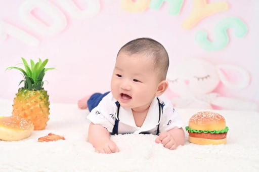 青岛宝宝老是溢奶